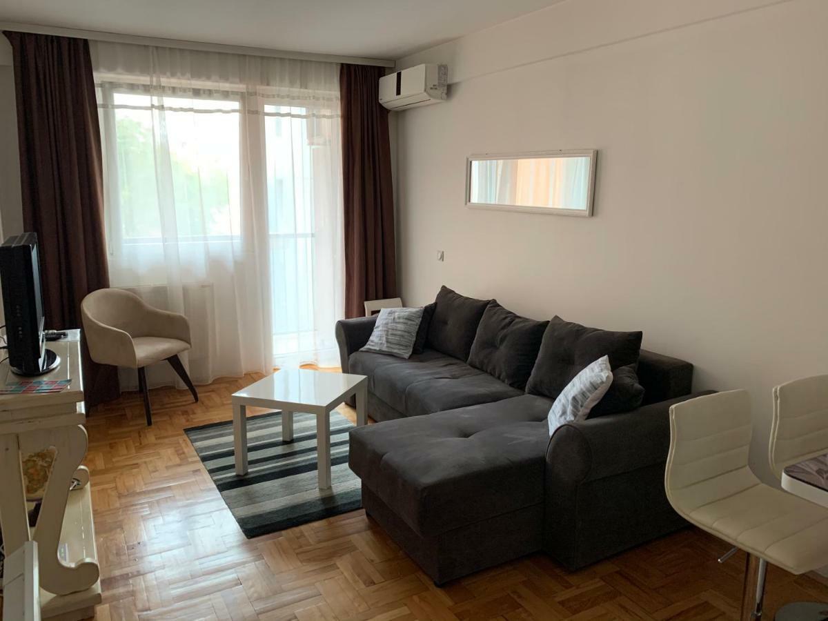 Trident Apartments Ni Exteriör bild